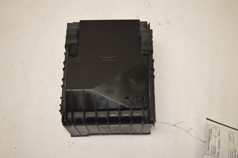 09 10 11 12 VOLKSWAGEN VW CC 2.0L ENGINE FUSE BOX RELAY OEM