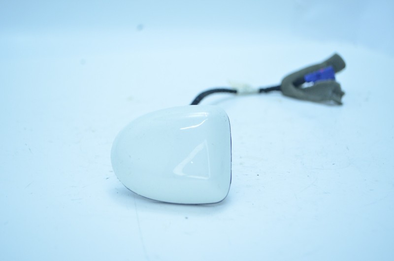 05-11 MERCEDES R171 SLK280 ROOF SHARK FIN ANTENNA WHITE OEM