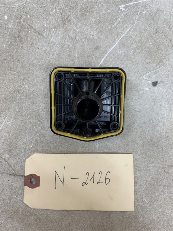 17-23 Tesla Model 3 Main Battery Cooling Pipe Adaptor OEM 1090365-00-E 2126 B136
