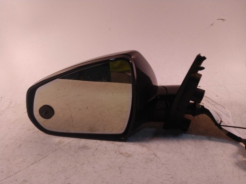 Used Left Door Mirror fits: 2010 Cadillac Srx Power power folding opt DR4 w/o et