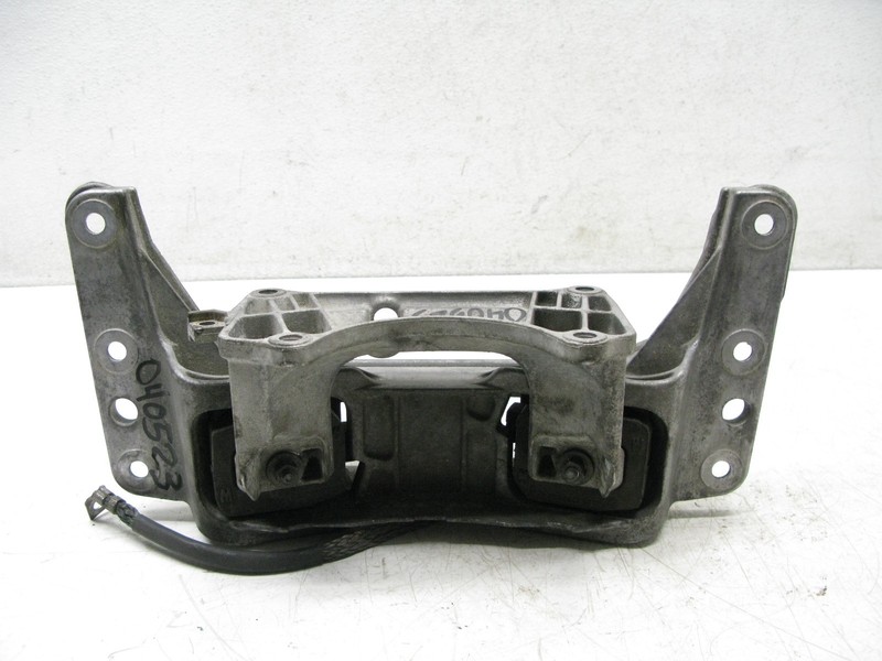 04-10 BMW E63 E64 650i E60 545i 4.4 4.8 TRANSMISSION BRACKET CROSSMEMBER OEM 040