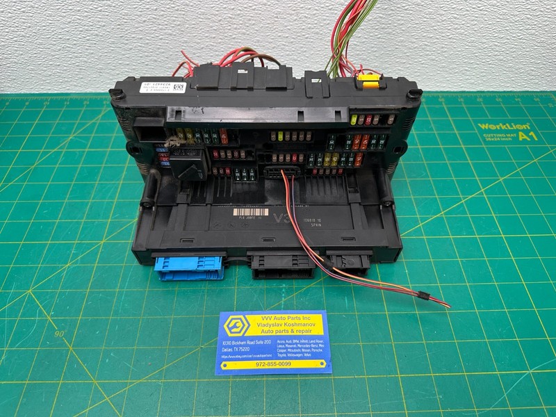 2011 BMW F10 RELAY FUSE BOX W/ BODY CONTROL MODULE OEM 9234421