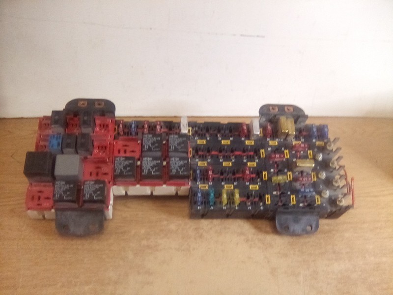 `2006 Sterling Fuse /Relay Block A06-43667-000