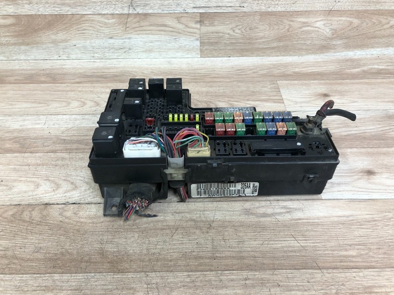 DODGE DURANGO OEM FRONT SAM FUSE BOX RELAY FUSES ASPEN BLOCK 4.7L 2000-2003