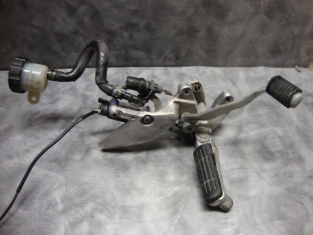 2004 Yamaha YZF600R YZF 600 YZF600 R 600R Right Rear Brake Lever Master Peg L11