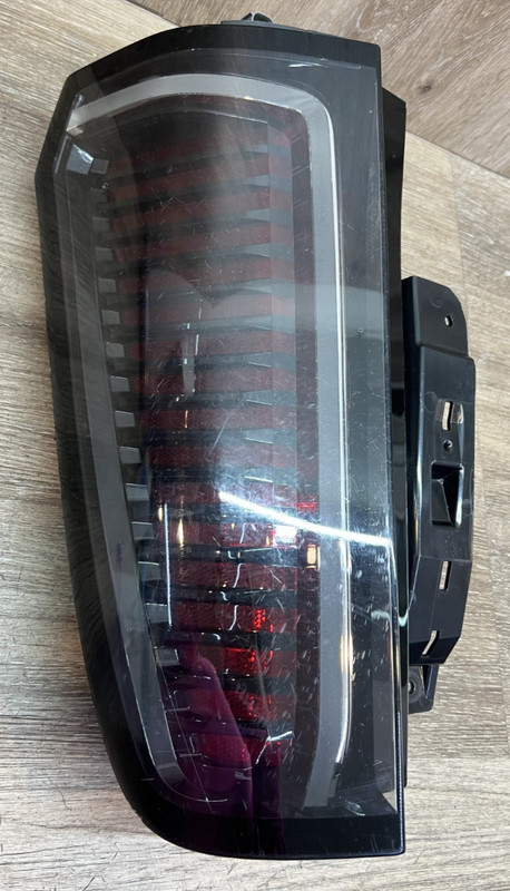 2026 Cadillac Vistiq RH Passenger Side Tail Light OEM 42924032