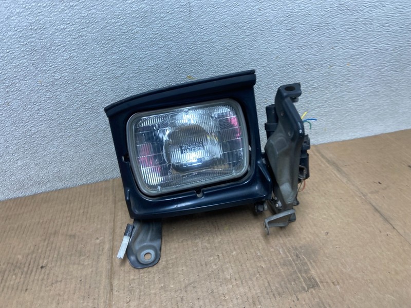 1988 to 1991 Toyota Corolla Coupe AE92 SR5 GTS Right Side Headlight AA6263