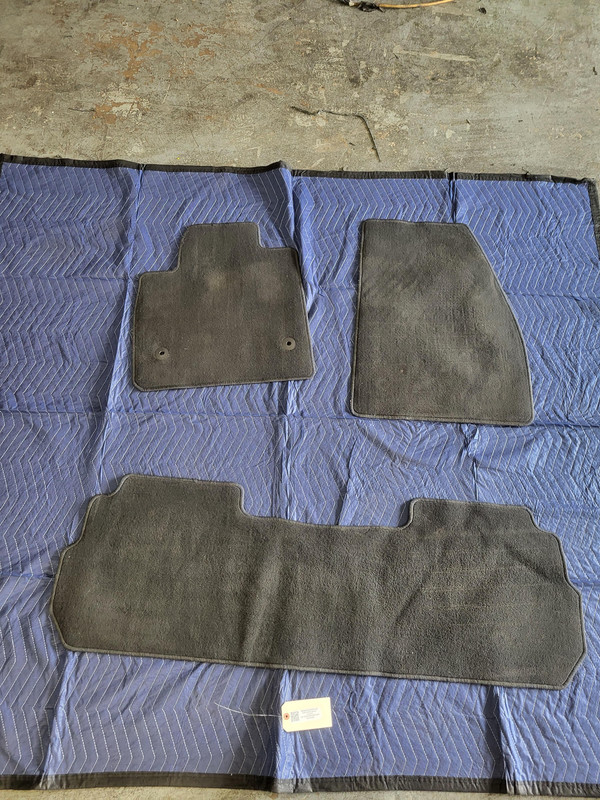 Used Oem Cadillac Left & Right & Front & Rear Floor Mat for 2020-2024 XT5