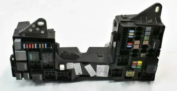 09-10 Jaguar XF 4.2 Engine Compartment Relay Fuse Box Fusebox 8X2T-14290-ABC OEM