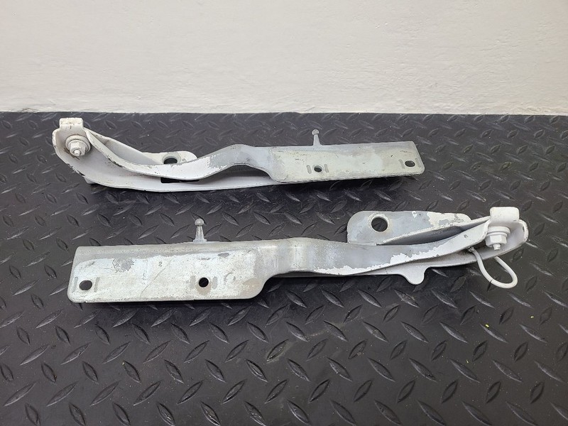 04-08 Ford F150 Hood Hinges White Pair OEM 4L3Z-16797-AA