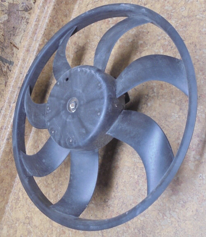 2016 Ford Fusion 2.5L 2.5 2.0 L 2.0L Radiator Fan Motor Engine Cooling Blade 15