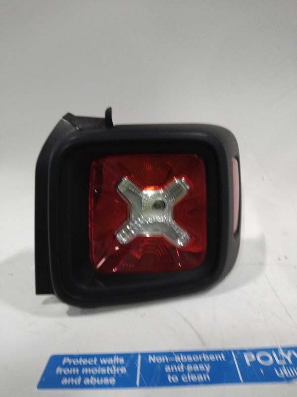 2018 Jeep Renegade Right Tail Light Assembly Blue OEM Used 706734 127k Miles