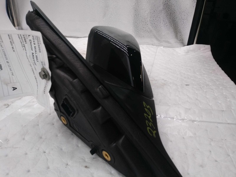 Used Left Door Mirror fits: 2019 Chevrolet Malibu w/turn signal integral opt DWK
