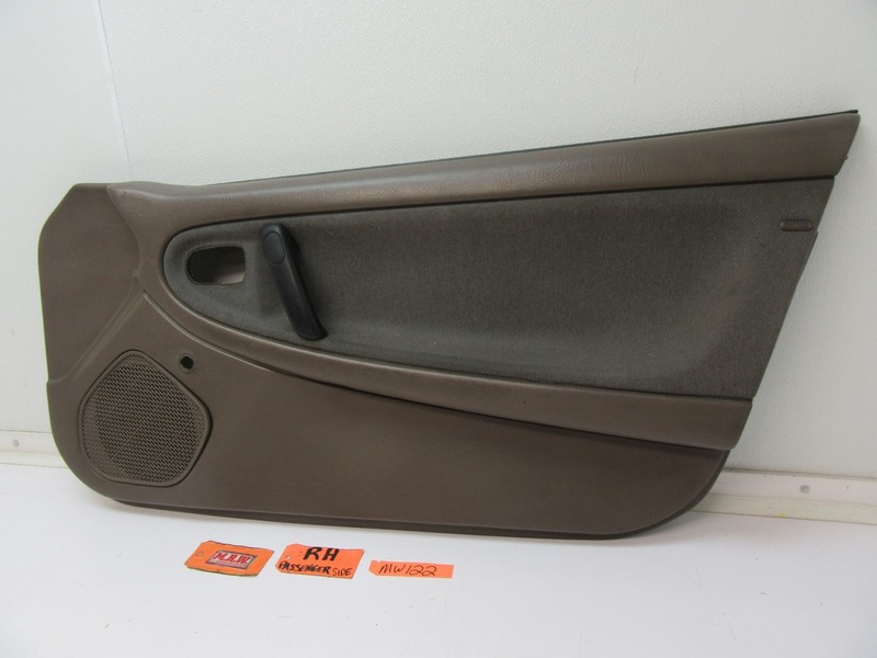 DOOR PANEL RIGHT R RH PASSENGER SIDE ARM REST FRONT COVER for 92 MAZDA MX-3 MX3