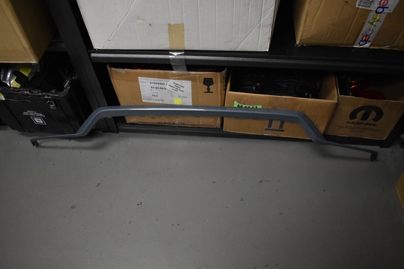 VOLVO TRIM MOLDING RIGHT REAR FACTORY OEM