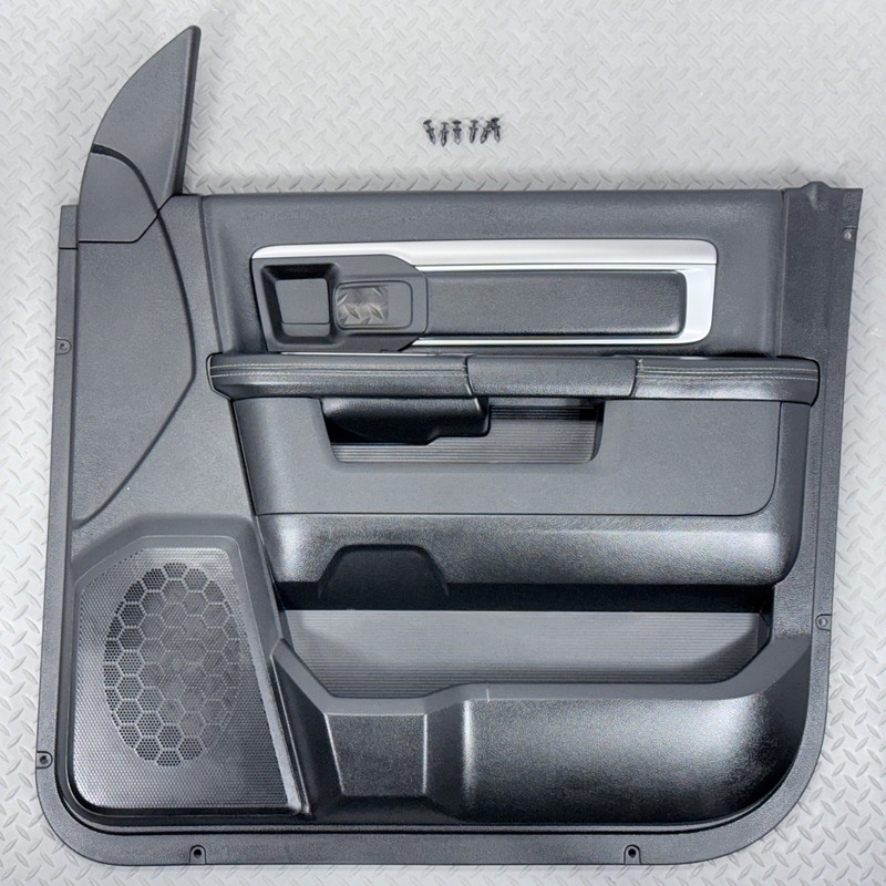 ✅ 13-24 RAM 1500 Classic 2500 3500 SLT Big Horn OEM FRONT RIGHT DOOR PANEL Black