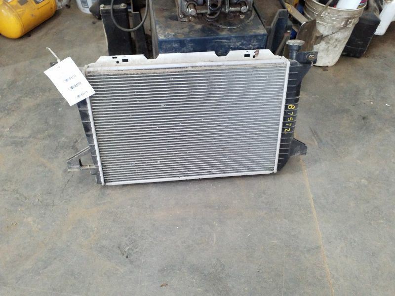 Radiator From 8501 GVW 8-460 Fits 92-97 FORD F250 PICKUP 205549