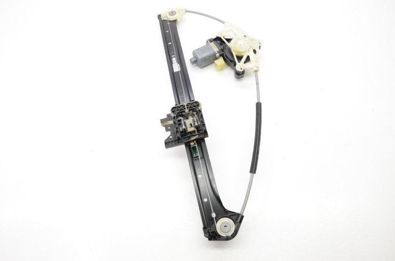 2015-2018 Porsche Macan 2.0L Passenger Right Rear Door Window Regulator Motor