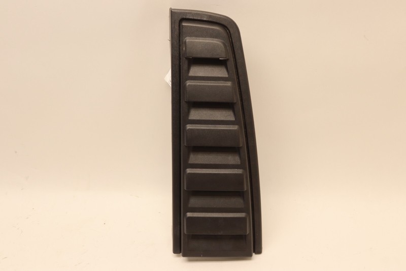 2003-2004 HUMMER H2 REAR RIGHT SIDE TAILLIGHT UPPER TRIM VENT GRILLE PILLAR OEM