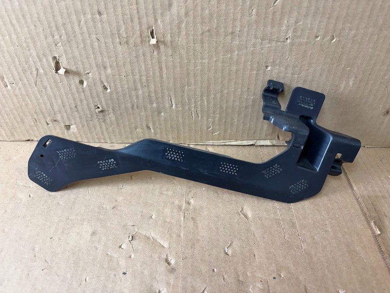✅ 25+ Tesla Model Yj Rear Left Lamp Bracket 1947143-00-C