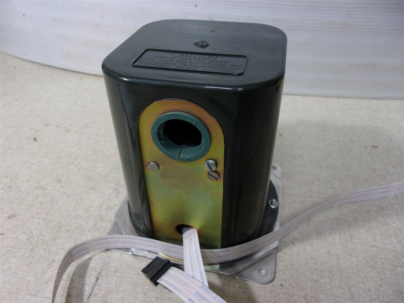 Dwyer Photohelic Pressure Switch A300 *FREE SHIPPING*