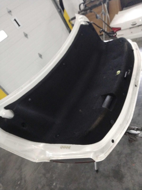 2015 Hyundai Azera White Deck Lid Trunk Lid OEM Good Condition No Rust
