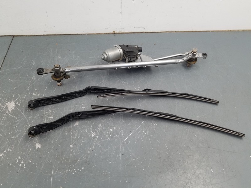 2014 14 15 Chevy Camaro Z28 Wiper Motor / Wipers #0369 P8