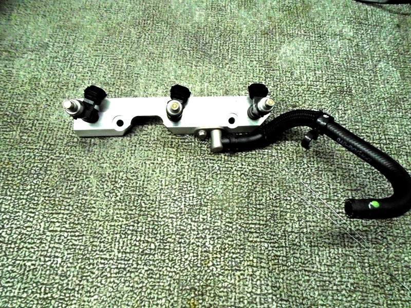 Fuel Injectors & Fuel Delivery Pipe 15710-85K00 Suzuki Outboard 2018 DF60A 60 Hp