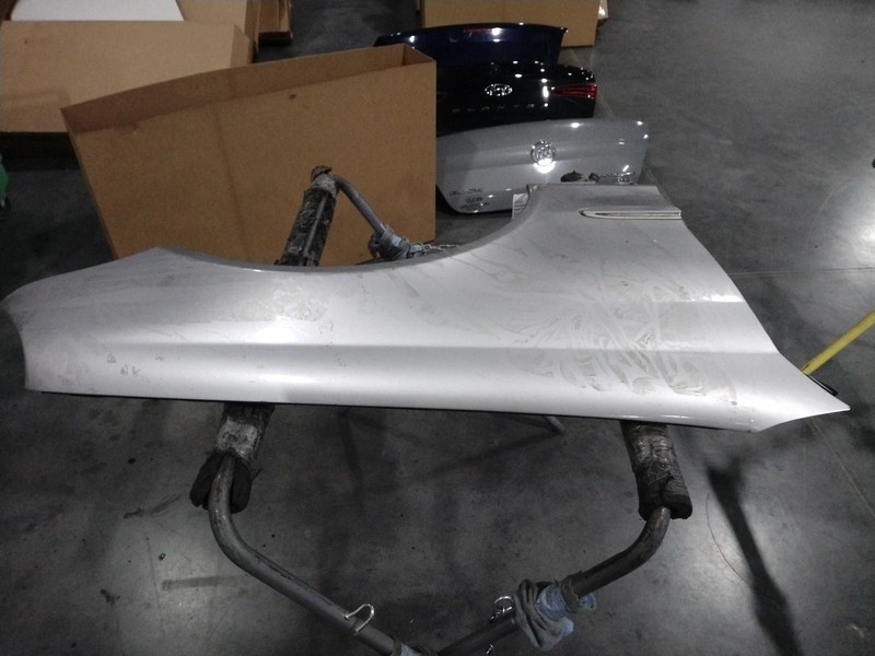 2005 Mercedes CLK Right Fender Silver OEM 139320 2DR Convertible 107K Miles