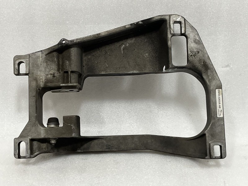 2013 2014 2015 JAGUAR XF TRANSFER CASE MOUNT BRACKET 3.0L AWD DW93-6A026-AB