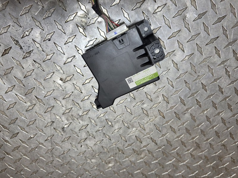 Toyota RAV4 HVAC Temp Control Module AC Amplifier 2009-2012 88650-42271 OEM