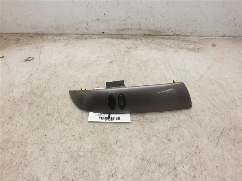 2007 TOYOTA SIENNA LE PASSENGER SIDE DASH RADIO BEZEL