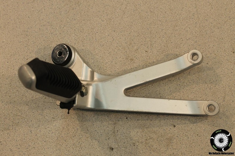 1993 Suzuki Gsx1100gRight Rear Back Passenger Peg Mount Bracket GSX 93