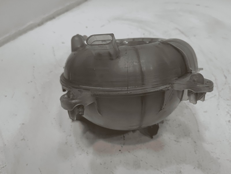 2018-2023 Volkswagen Atlas Cross Sport Engine Coolant Reservoir Expansion Tank