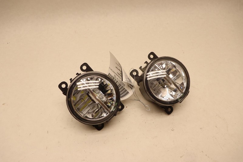 2015 EEZER PRODUCTS RIGHT & LEFT FOG LIGHT LAMPS PAIR AFTERMARKET