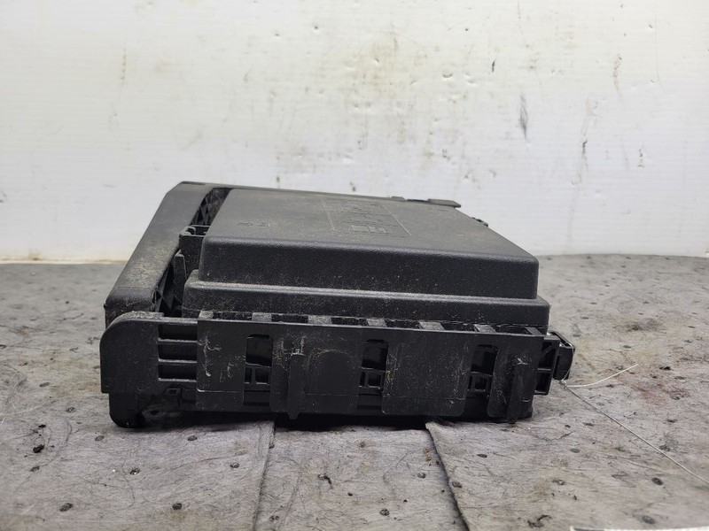 Fuse Junction Box Engine Fits 20-23 ACADIA 1703775