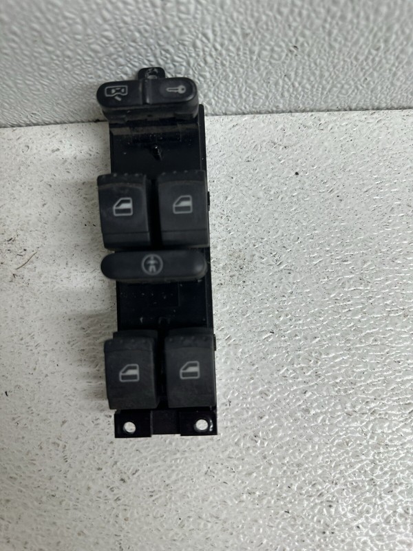 2000-2004 VW Jetta Left Front Driver Master Power Window Door Mirror Lock Switch