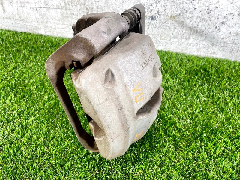 15-21 MERCEDES BENZ C300 W205 FRONT LEFT LH DRIVER SIDE BRAKE CALIPER OEM
