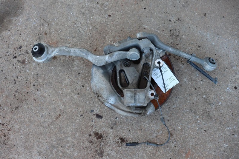 2012-2018 BMW 328I F30 RWD FRONT DRIVER SPINDLE KNUCKLE WHEEL HUB ASSEMBLY OEM