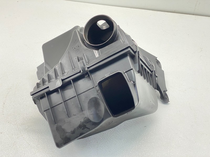 2012-2016 BMW E89 Z4 28i 2.0L Engine Air Filter Intake Box Housing Assembly OEM✅