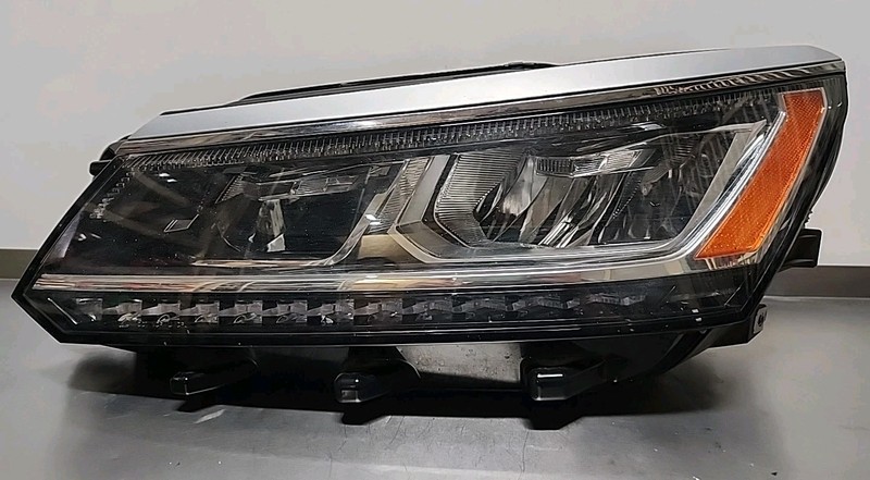 2016 - 2019 OEM Left Driver LED Headlamp Volkswagen Passat V6 561-941-035-A LH