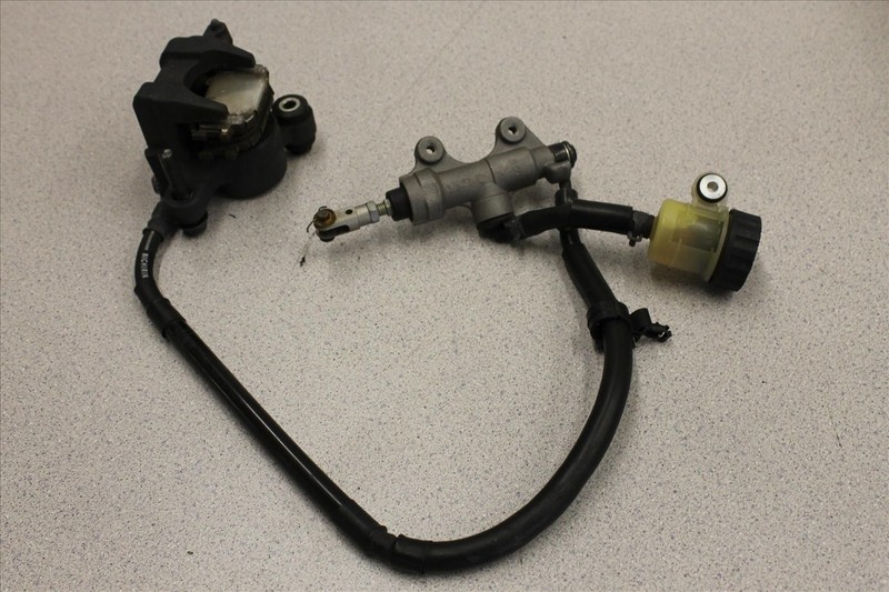 2009 YAMAHA YZF R 6 REAR BRAKE CALIPER MASTER CYLINDER RESERVOIR OEM YZFR6 09