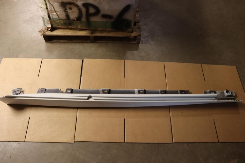 2011-2016 BMW 535I F10 RIGHT PASSENGER SIDE ROCKER MOLDING PANEL WHITE OEM