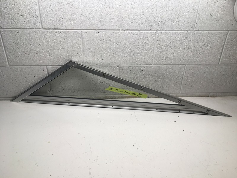 Z7 1992 1800 Thompson Calae Boat Windshield Passenger Port Left