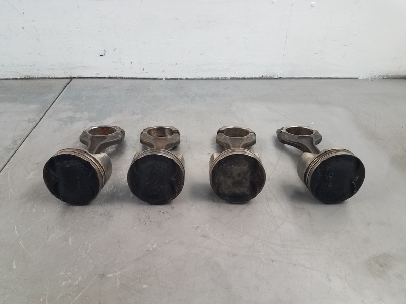 2002 Honda S2000 AP1 F20C 2.0L Pistons / Connecting Rods #0918 B1