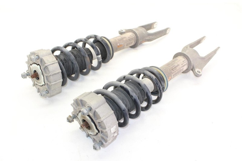 10-13 Porsche Panamera Pair of Left and Right Struts 97034304504 97034303542