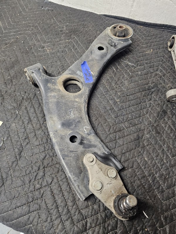 2017 Kia Sorento LX Left Hand Front Control Arm OEM