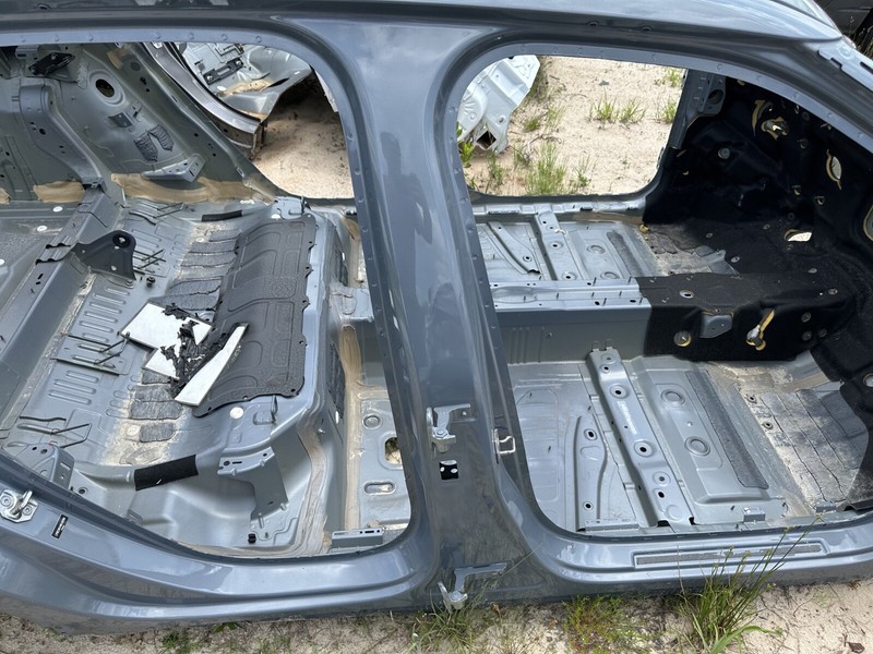 2021-2024 POLESTAR 2 LEFTSIDE B-PILLAR CUT BODY FRAME