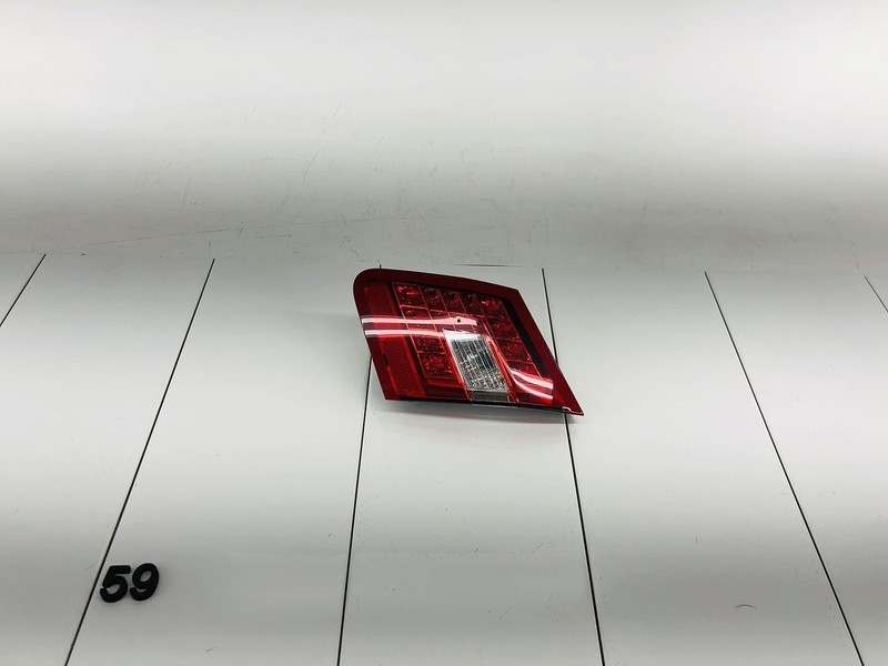 10-13 MERCEDES BENZ E350 W212 REAR RIGHT SIDE INNER TAIL LIGHT BRAKE LAMP OEM
