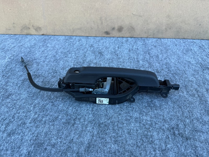 FORD BRONCO SPORT 2021-2024 OEM FRONT LEFT DRIVER DOOR HANDLE KEYLESS WITH KEY